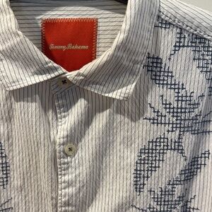 XL Tommy Bahama Men's White Shirt with Navy Pattern